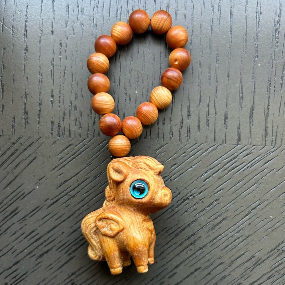 (ONE) Sandalwood keychain - Picture 3 of 4